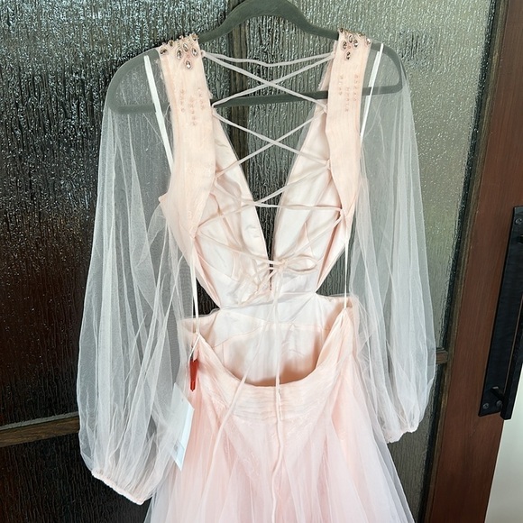 Mac Duggal TULLE SHEER LONG SLEEVE CUT OUT LACE UP A LINE GOWN size 10 New $398 - Picture 13 of 15